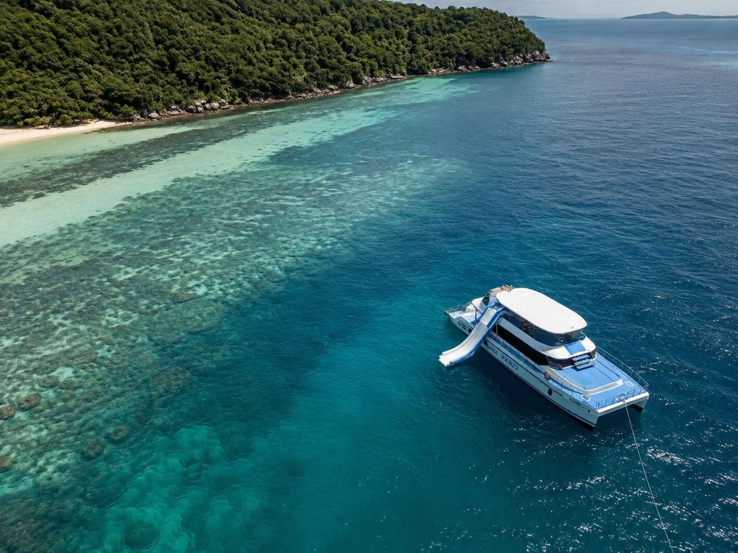 Privát jacht és motorcsónak Koh Samui partjainál
